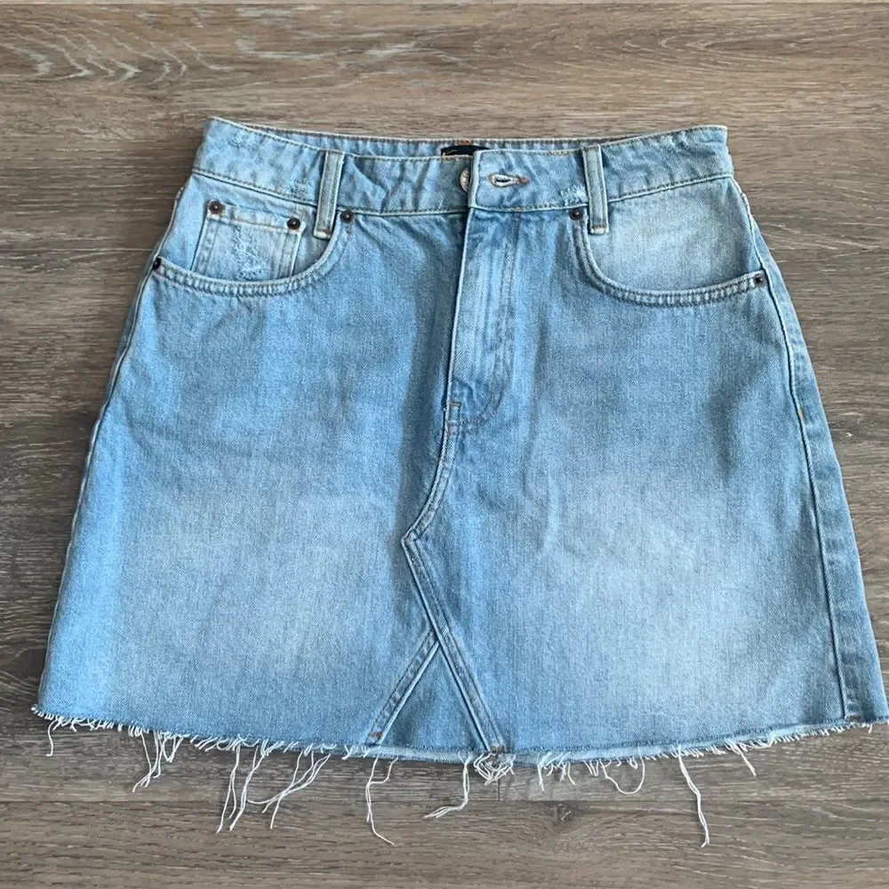 Urban Outfitters BDG Jean distressed raw hemmed denim skirt sz medium